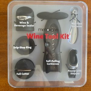Metrokane wine tool kit new